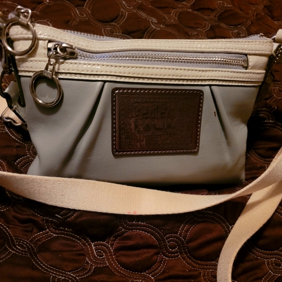 Post - Picture 1 of 3